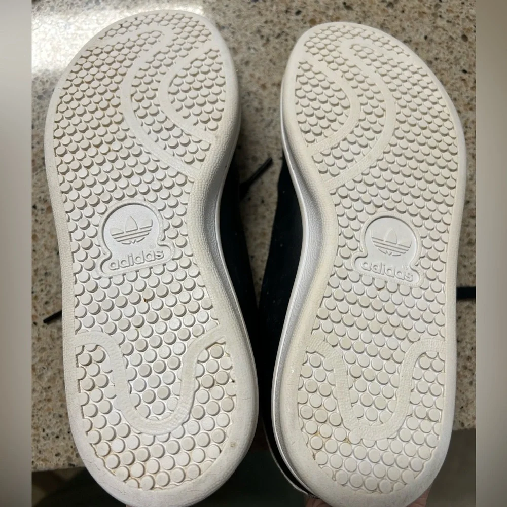 Adidas Stan Smith Kids Black and White Sneakers limited addition gently worn .